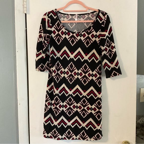 Pink Blush Maternity Aztec Style Short Sleeve Shirt Sz Med - Picture 7 of 7